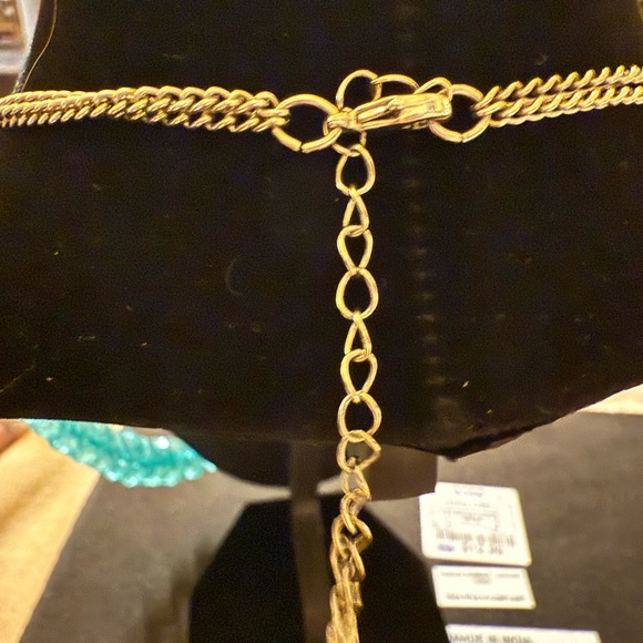 Elegant Multicolor Beaded Necklace - Picture 4 of 4